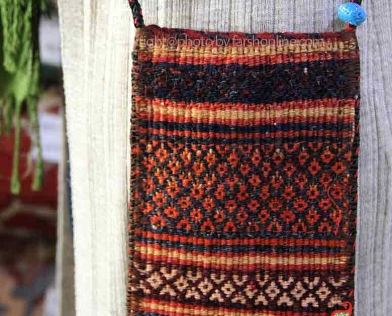 تصویر 1 از کیف گلیمی دستباف با ترکیب نقش های روستایی و پرداخت هنرمندانه